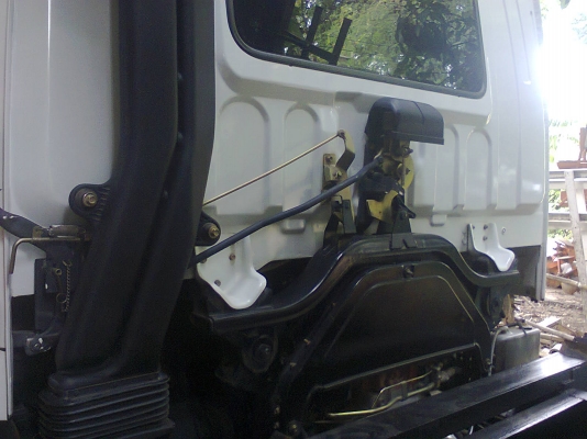 ขายหกล้อดั้มพ์ ISUZU-DECA-210-HP สภาพพร้อมใช้