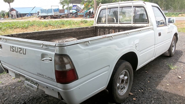 **139,000 บ.ต่อรอง**ขายดราก้อนอายตอนเดียว ราคาถูกๆ ISUZU SPARK EX 2.5 Turbo Dragoneye ปี40/97 เครื่องเดิมเกียร์เดิม เครื่องฟิตมาใหม่ แน่นๆ แรงดีไม่เยิ้ม เกียร์ดีไม่หลุด ไม่หอน ช่วงล่างคัสซีสวยเดิมๆไม่ปะไม่ดาม กระบะดีพื้นดีลอนกระบะยังสวยไม่ผุ หน้า-หลังเดิม