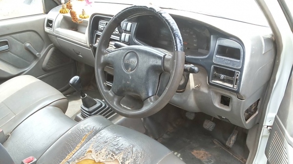 **139,000 บ.ต่อรอง**ขายดราก้อนอายตอนเดียว ราคาถูกๆ ISUZU SPARK EX 2.5 Turbo Dragoneye ปี40/97 เครื่องเดิมเกียร์เดิม เครื่องฟิตมาใหม่ แน่นๆ แรงดีไม่เยิ้ม เกียร์ดีไม่หลุด ไม่หอน ช่วงล่างคัสซีสวยเดิมๆไม่ปะไม่ดาม กระบะดีพื้นดีลอนกระบะยังสวยไม่ผุ หน้า-หลังเดิม