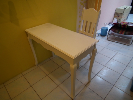 ขายโต๊ะขาสิงพร้อมเก้าอี้กระจกติดผนัง