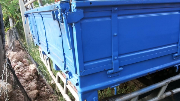 **430,000 บ.ต่อรอง**ขาย6ล้อช่วงยาว ISUZU 115 NPR59P ประกอบ ปี39 เครื่อง 4BD1 115HP แห้งดี แรง ไม่เยิ้ม ช่วงล่าง คานหน้า6น็อต เฟืองท้ายF คัสซีดี ไม่ปะไม่ดาม ไม่บวม กระบะพื้นไม้คอกเหล็ก 5.0ม. สภาพสวย พื้นดี ข้างดีไม่ผุ คอกเหล็กแป็ป แข็งแรง หัวเก๋งสวย ภายในส