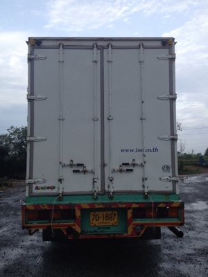 ขายด่วนรถบรรทุกอีซูซุ 6 ล้อ ตู้สิบบาน  พร้อมใช้งาน  ปี  2548