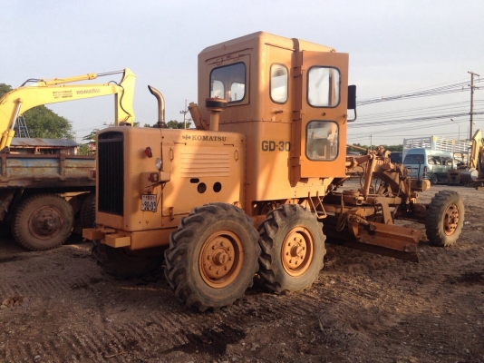 ขายรถเกรด GD30-5สภาพพร้อมใช้สนใจติดต่อ บอย085-156-2314 ขายรถเกรด GD30-5สภาพพร้อมใช้สนใจติดต่อ บอย085-156-2314