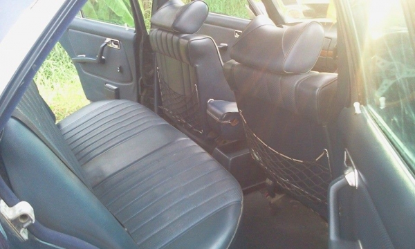 ขายBenz W123 สเปกพิเศษ มีซันรูฟ เครื่อง2 เจ ติดแก็สเเล้ว  ขับส่งได้ทั่วไทยคับ