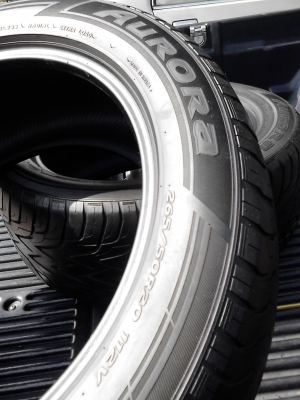 265/50R20 AURORA RADIAL RH08 MADE IN KOREA มี 2 เส้น TEL.081-427-3941 265/50R20 AURORA RADIAL RH08 MADE IN KOREA มี 2 เส้น TEL.081-427-3941