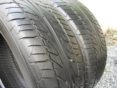 ขายยาง DUNLOP SP LM703 ปี12(1คู่) 215-60-16 ราคา 1,800