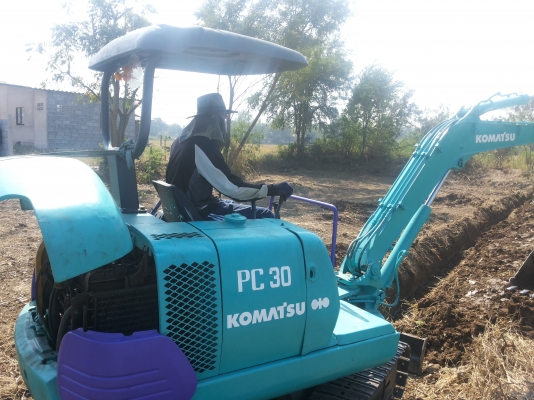 แบ็คโฮเล็กkomatsu pc30-7