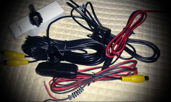 กล้องบันทึกหน้าและหลังแบบจอกระจก + พร้อมกล้องมองหลังมีเส้นกะระยะ กล้องบันทึกหน้าและหลังแบบจอกระจก + พร้อมกล้องมองหลังมีเส้นกะระยะ