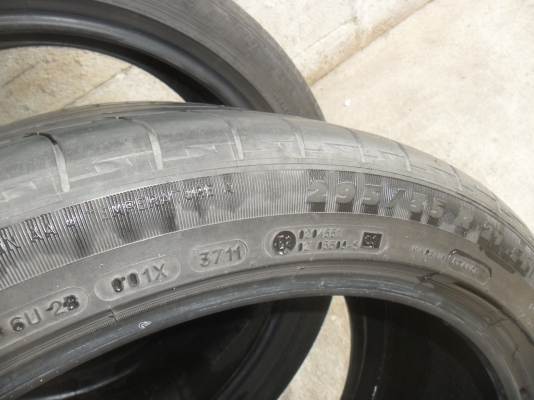 ยาง 295/35R21 สวยๆ 4 เส้น ราคา 3000 บาท