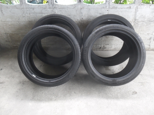 ยาง 295/35R21 สวยๆ 4 เส้น ราคา 3000 บาท