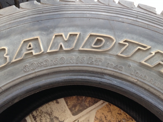 ขายยาง 30x9.5 R15 Dunlop AT2 ปี 12 4 เส้น 4,900 ค่ะ ขายยาง 30x9.5 R15 Dunlop AT2 ปี 12 4 เส้น 4,900 ค่ะ