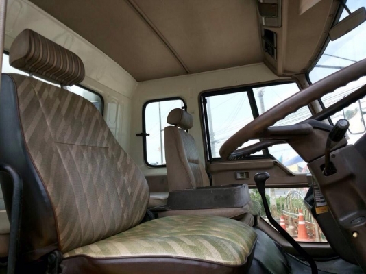 ขายรถบรรทุกน้ำมัน MITSUBISHI FN516M 1 เพลา เครื่อง 195 แรง ขนาดบรรจุ 16,000 ทะเบียนพร้อม