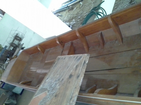 ขาย เรือไม้ 10 ศอก  2  ลำ เครื่องhonda 13 แรง