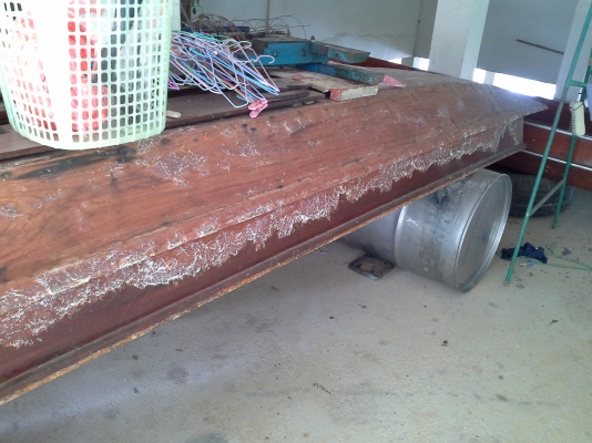 ขาย เรือไม้ 10 ศอก  2  ลำ เครื่องhonda 13 แรง