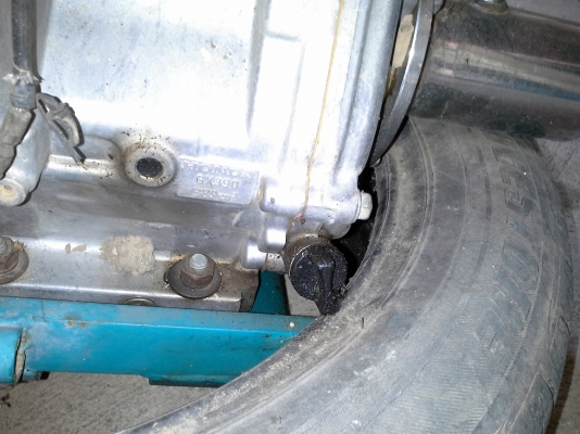 ขาย เรือไม้ 10 ศอก  2  ลำ เครื่องhonda 13 แรง