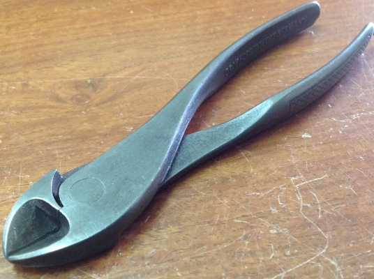 ขายคีมตัดโบราณ Geramy เนื้อเหล็กดี สีออกเขียวแบบดิบๆ ขายคีมตัดโบราณ Geramy เนื้อเหล็กดี สีออกเขียวแบบดิบๆ