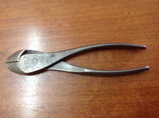 ขายคีมตัดโบราณ Geramy เนื้อเหล็กดี สีออกเขียวแบบดิบๆ ขายคีมตัดโบราณ Geramy เนื้อเหล็กดี สีออกเขียวแบบดิบๆ