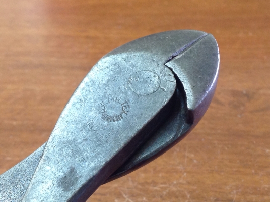 ขายคีมตัดโบราณ Geramy เนื้อเหล็กดี สีออกเขียวแบบดิบๆ ขายคีมตัดโบราณ Geramy เนื้อเหล็กดี สีออกเขียวแบบดิบๆ