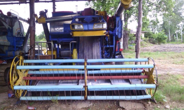 ขายรถเกี่ยวข้าวไทยเส็งสภาพสวยพร้อมใช้งาน