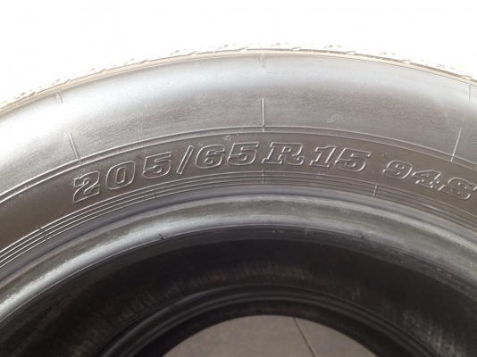 ยาง\%205/65/15 Dunlop ปี2012