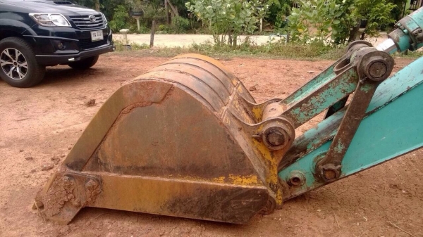 ขายด่วน KOBELCO SK200-6E YN08 รถสวยพร้อมใช้ค่ะ