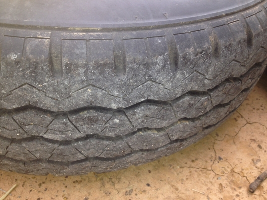 ขายล้อแม็กใส่กระบะ 6 รู ขอบ 15 พร้อมยาง Bridgestone 215/70/15 ขายล้อแม็กใส่กระบะ 6 รู ขอบ 15 พร้อมยาง Bridgestone 215/70/15