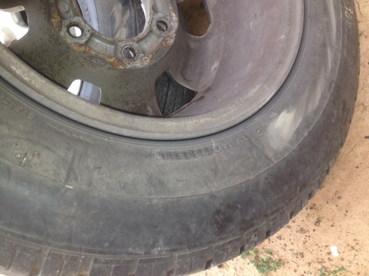 ขายล้อแม็กใส่กระบะ 6 รู ขอบ 15 พร้อมยาง Bridgestone 215/70/15