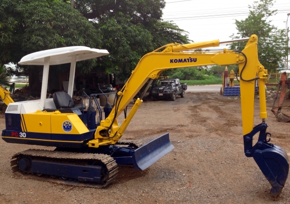 ขายรถแบ็คโฮKOMATSU pc30-5 เครื่อง3D84 3สูบสภาพพร้อมใช้งานมีเอกสารพร้อม(มีVDOการทำงานให้ชม)ติดต่อ085-5632278นายภานุกูล