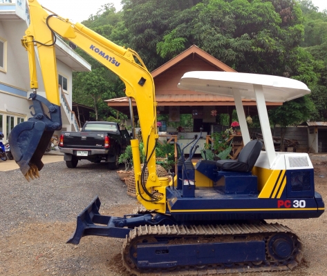 ขายรถแบ็คโฮKOMATSU pc30-5 เครื่อง3D84 3สูบสภาพพร้อมใช้งานมีเอกสารพร้อม(มีVDOการทำงานให้ชม)ติดต่อ085-5632278นายภานุกูล