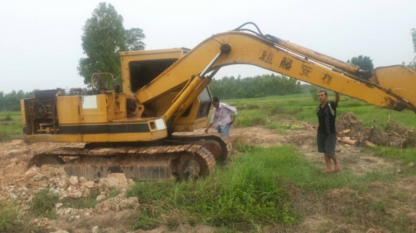 สิบล้อหัวยาว 2 เพลา เครื่อง EH700 พร้อมรถแม็คโค cat E120 รถสวย 0811838154 สิบล้อหัวยาว 2 เพลา เครื่อง EH700 พร้อมรถแม็คโค cat E120 รถสวย 0811838154