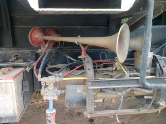 **980,000 บ.ต่อรอง**ขาย6ล้อตัวแรง MITSU FUSO FK วางเครื่อง 6D16 Bo 220HP (ลงเล่ม)เกียร์10สปีด เครื่องแรงๆ แน่นๆ ไม่มีเยิ้ม เกียร์ดีไม่มีหลุด ช่วงล่างใหญ่ คัสซีสวย ไม่ปะไม่ดาม กระบะดั้ม 6ตันยิงหน้า3.80ม.พื้นเหล็กข้างเนียมสภาพสวย พื้นดีข้างสวยไม่มีผุ หัวเก๋ **980,000 บ.ต่อรอง**ขาย6ล้อตัวแรง MITSU FUSO FK วางเครื่อง 6D16 Bo 220HP (ลงเล่ม)เกียร์10สปีด เครื่องแรงๆ แน่นๆ ไม่มีเยิ้ม เกียร์ดีไม่มีหลุด ช่วงล่างใหญ่ คัสซีสวย ไม่ปะไม่ดาม กระบะดั้ม 6ตันยิงหน้า3.80ม.พื้นเหล็กข้างเนียมสภาพสวย พื้นดีข้างสวยไม่มีผุ หัวเก๋