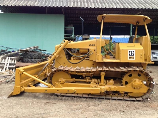 แทรคเตอร์ CAT D4E เกียร์ตัด ตีนไก่(ของเดิมเป็นตีนเป็ด)
