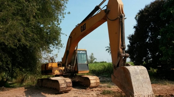 CAT E200 B เครื่องH6 K เครื่องฟิตใหม่ ช่วงล่างเต็ม CAT E200 B เครื่องH6 K เครื่องฟิตใหม่ ช่วงล่างเต็ม