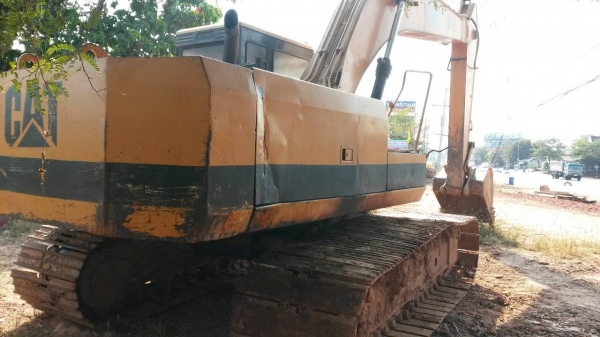 CAT E200 B เครื่องH6 K เครื่องฟิตใหม่ ช่วงล่างเต็ม CAT E200 B เครื่องH6 K เครื่องฟิตใหม่ ช่วงล่างเต็ม
