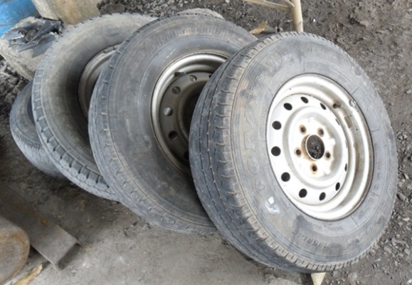 ล้อแม็กขอบ14 น็อต 5 รู 114 พร้อมยาง เหมาๆสี่ล้อ