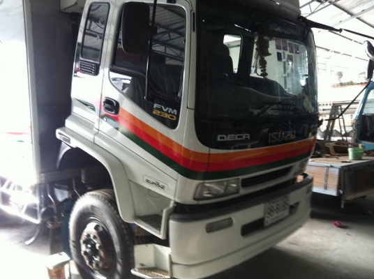 ISUZU DECA FVM 230 แรงม้า เพลาเดียวตู้บรรทุก
