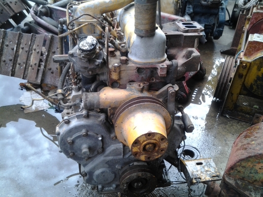 ขายครับเก่าเชียงกงเครื่องโคมัสสุใส่ PC120 เก่านอก ขาย 28000 บาท