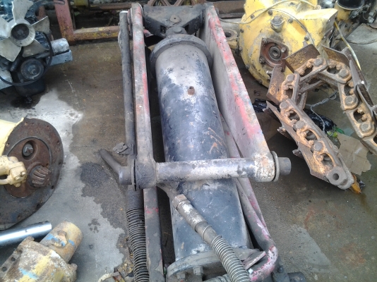 ขายครับกระบอกไฮโดลิครถ10ล้อ สภาพค่อนข้างใหม่ ใส่10ล้อและ6ล้อใหญ่เท่านั้น ตัวใหญ่มากครับ ขาย 28500 บาท