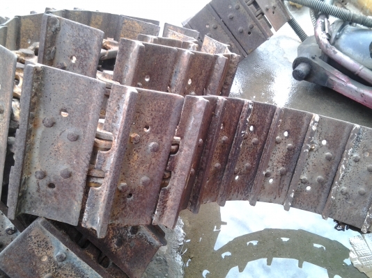 ขายครับแทร็กเก่าญี่ปุ่นใส่แทรกเตอร์D2 แฟมหายากมากเก่าเก็บครับขายถูก 35000 บาท