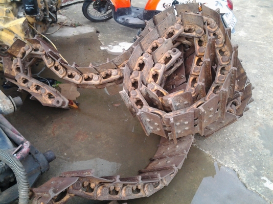 ขายครับแทร็กเก่าญี่ปุ่นใส่แทรกเตอร์D2 แฟมหายากมากเก่าเก็บครับขายถูก 35000 บาท