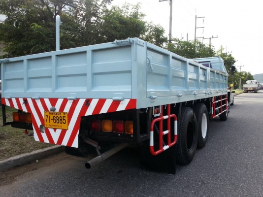 ต้องการขายรถบรรทุก 10 ล้อ Isuzu Rocky 195 hp ต้องการขายรถบรรทุก 10 ล้อ Isuzu Rocky 195 hp