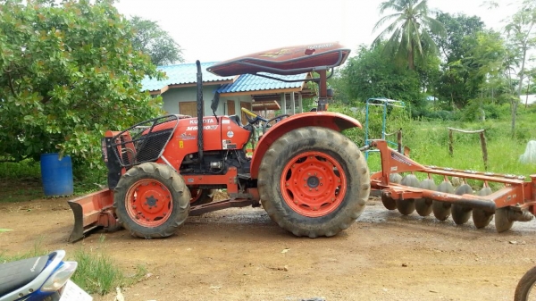 รถบ้านสีเดิมพร้อมใช้งาน คูโบต้า M6040 จัดไปกับอุปกรณ์ต่อพ่วง 5 ชิ้น ได้ไปคุ้มเลย