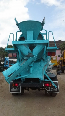 รถหกล้อ โม่ปูน 2.5 คิว เก็บสีใหม่ เล่มทะเบียนพร้อมโอน