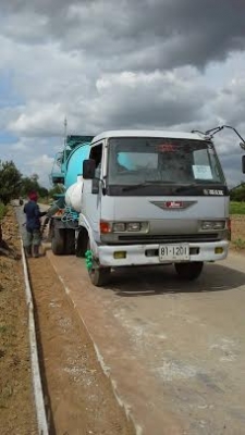 รถหกล้อ โม่ปูน 2.5 คิว เก็บสีใหม่ เล่มทะเบียนพร้อมโอน