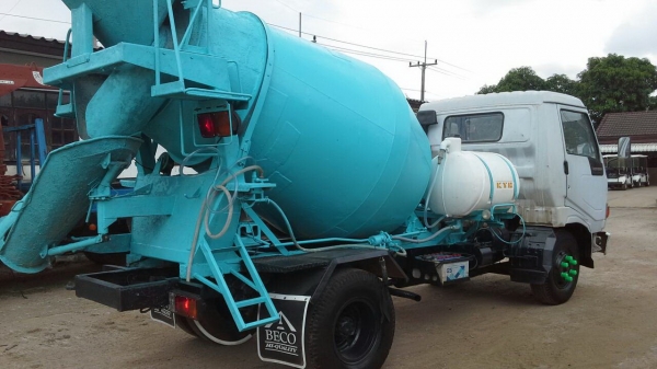 รถหกล้อ โม่ปูน 2.5 คิว เก็บสีใหม่ เล่มทะเบียนพร้อมโอน