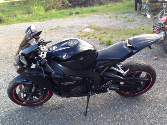 ขาย cbr1000rr 2008 ปลดล็อค ท่อแต่ง ท้ายแต่ง ถูกๆๆ แฟริ่ง2ชุด