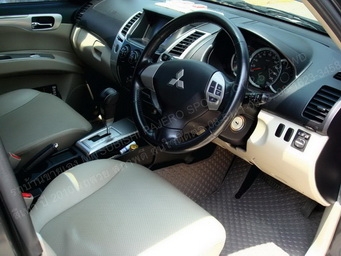 รถบ้าน MITSUBISHI PAJERO SPORT - GT 2.5 AT 2WD สีเทาดำ ปี 2010 ยางเพิ่งเปลี่ยนใหม่ค่ะ รถบ้าน MITSUBISHI PAJERO SPORT - GT 2.5 AT 2WD สีเทาดำ ปี 2010 ยางเพิ่งเปลี่ยนใหม่ค่ะ