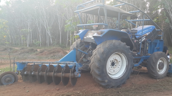 FORD TS90  มีเล่มทะเบียน  คุณสมภพ กาญจนบุรี  มัดจำแล้วคะ