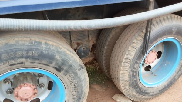 ***ขายแล้วครับขอบคุณ Truck2hand ขายรถบรรทุกน้ำมัน16,000 ล.10ล้อเพลาเดียว HINO FL3HNKA HO7D 195HP เครื่องเดิมเกียร์เดิม เครื่องดีแน่นดี แรงดี มีเยิ้มนิดๆ เกียร์ดีไม่หลุดไม่หอน ช่วงล่างเพลาเดียวเดิม คัสซีสวยเดิม ไม่ปะไม่ดาม มีบวมซับในตรงคอนิดๆ ไม่ผุ หัวเก๋ง ***ขายแล้วครับขอบคุณ Truck2hand ขายรถบรรทุกน้ำมัน16,000 ล.10ล้อเพลาเดียว HINO FL3HNKA HO7D 195HP เครื่องเดิมเกียร์เดิม เครื่องดีแน่นดี แรงดี มีเยิ้มนิดๆ เกียร์ดีไม่หลุดไม่หอน ช่วงล่างเพลาเดียวเดิม คัสซีสวยเดิม ไม่ปะไม่ดาม มีบวมซับในตรงคอนิดๆ ไม่ผุ หัวเก๋ง