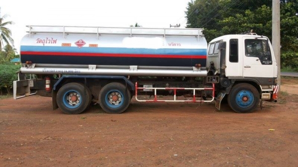 ***ขายแล้วครับขอบคุณ Truck2hand ขายรถบรรทุกน้ำมัน16,000 ล.10ล้อเพลาเดียว HINO FL3HNKA HO7D 195HP เครื่องเดิมเกียร์เดิม เครื่องดีแน่นดี แรงดี มีเยิ้มนิดๆ เกียร์ดีไม่หลุดไม่หอน ช่วงล่างเพลาเดียวเดิม คัสซีสวยเดิม ไม่ปะไม่ดาม มีบวมซับในตรงคอนิดๆ ไม่ผุ หัวเก๋ง ***ขายแล้วครับขอบคุณ Truck2hand ขายรถบรรทุกน้ำมัน16,000 ล.10ล้อเพลาเดียว HINO FL3HNKA HO7D 195HP เครื่องเดิมเกียร์เดิม เครื่องดีแน่นดี แรงดี มีเยิ้มนิดๆ เกียร์ดีไม่หลุดไม่หอน ช่วงล่างเพลาเดียวเดิม คัสซีสวยเดิม ไม่ปะไม่ดาม มีบวมซับในตรงคอนิดๆ ไม่ผุ หัวเก๋ง